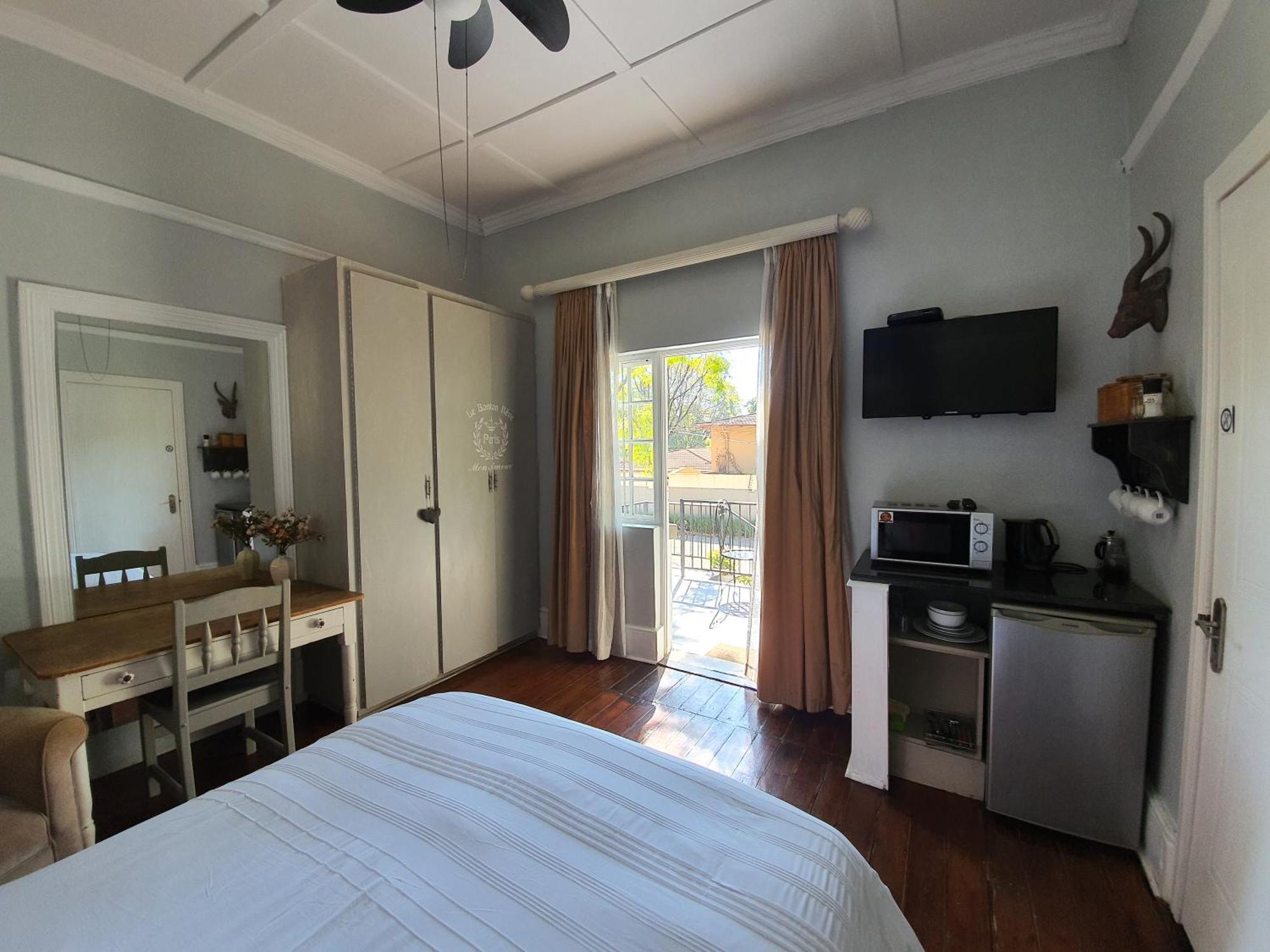 Waterhouse Guest Lodge In Muckleneuk Претория Номер фото